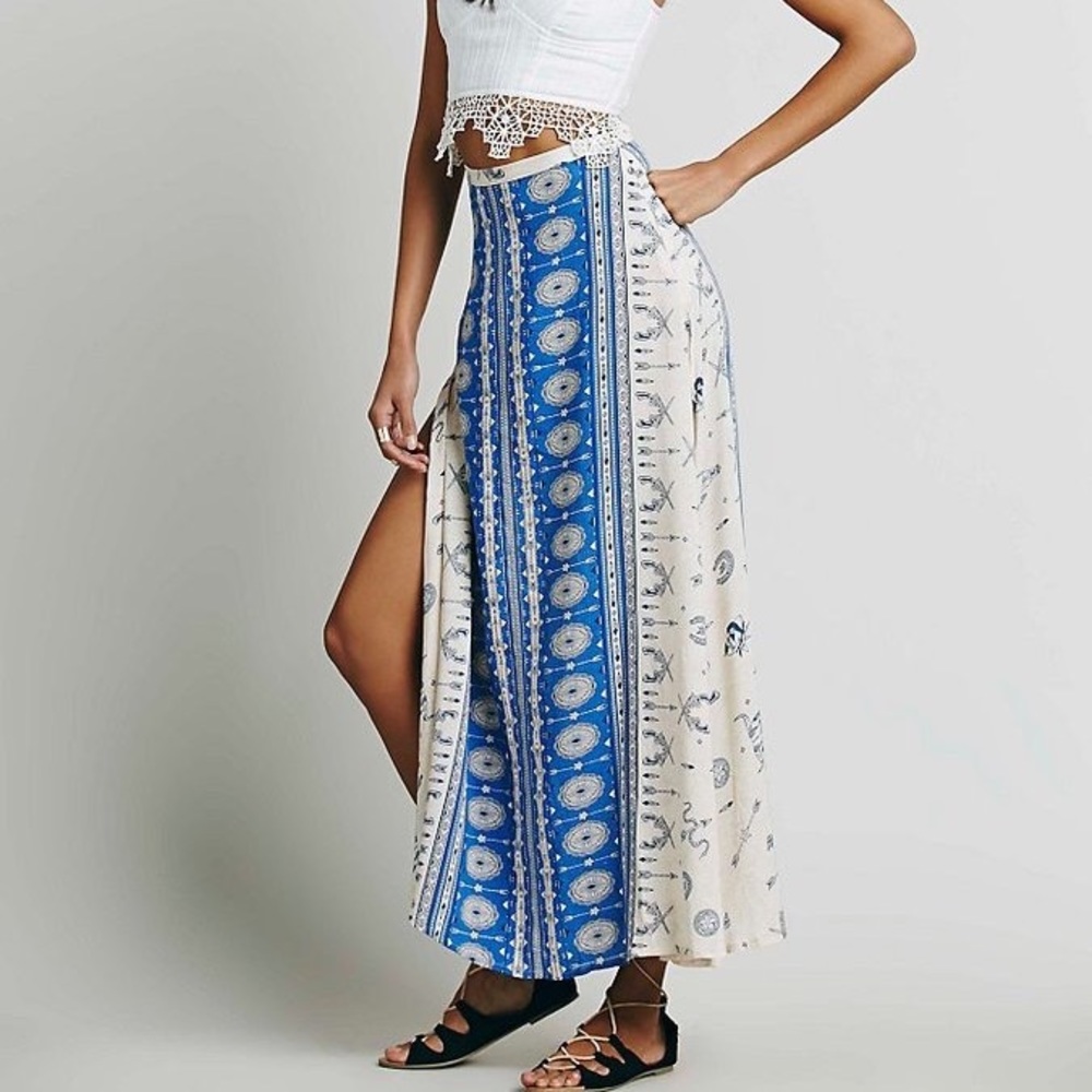 💰SOLD💰💙Spell Coyote split skirt💙
